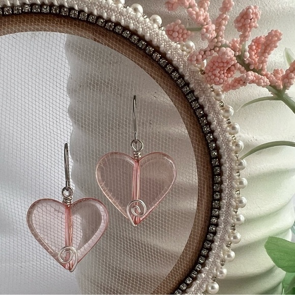 WIRE Wrapped Heart Earrings Soft Pink - Picture 11 of 11